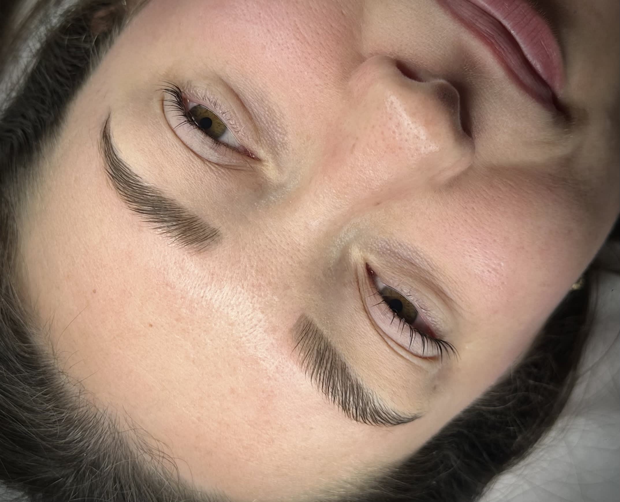 Browlift avec teinture