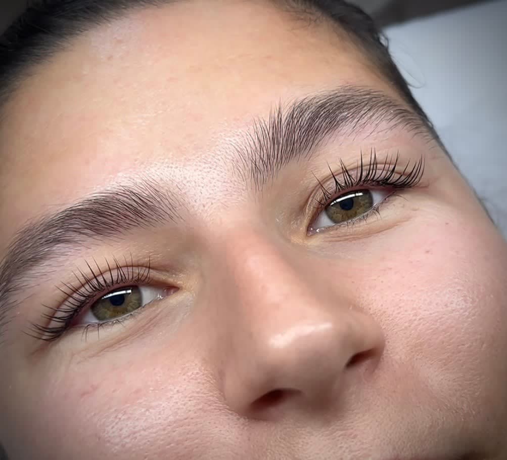 Lash lift coréen avec teinture