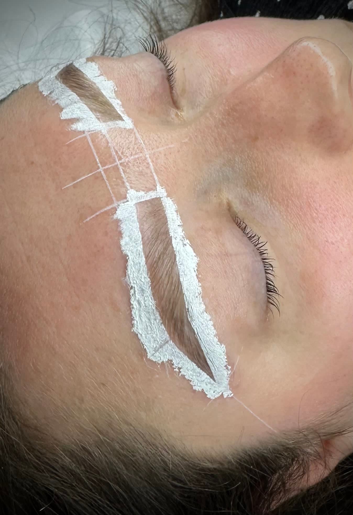 Restructuration des sourcils
